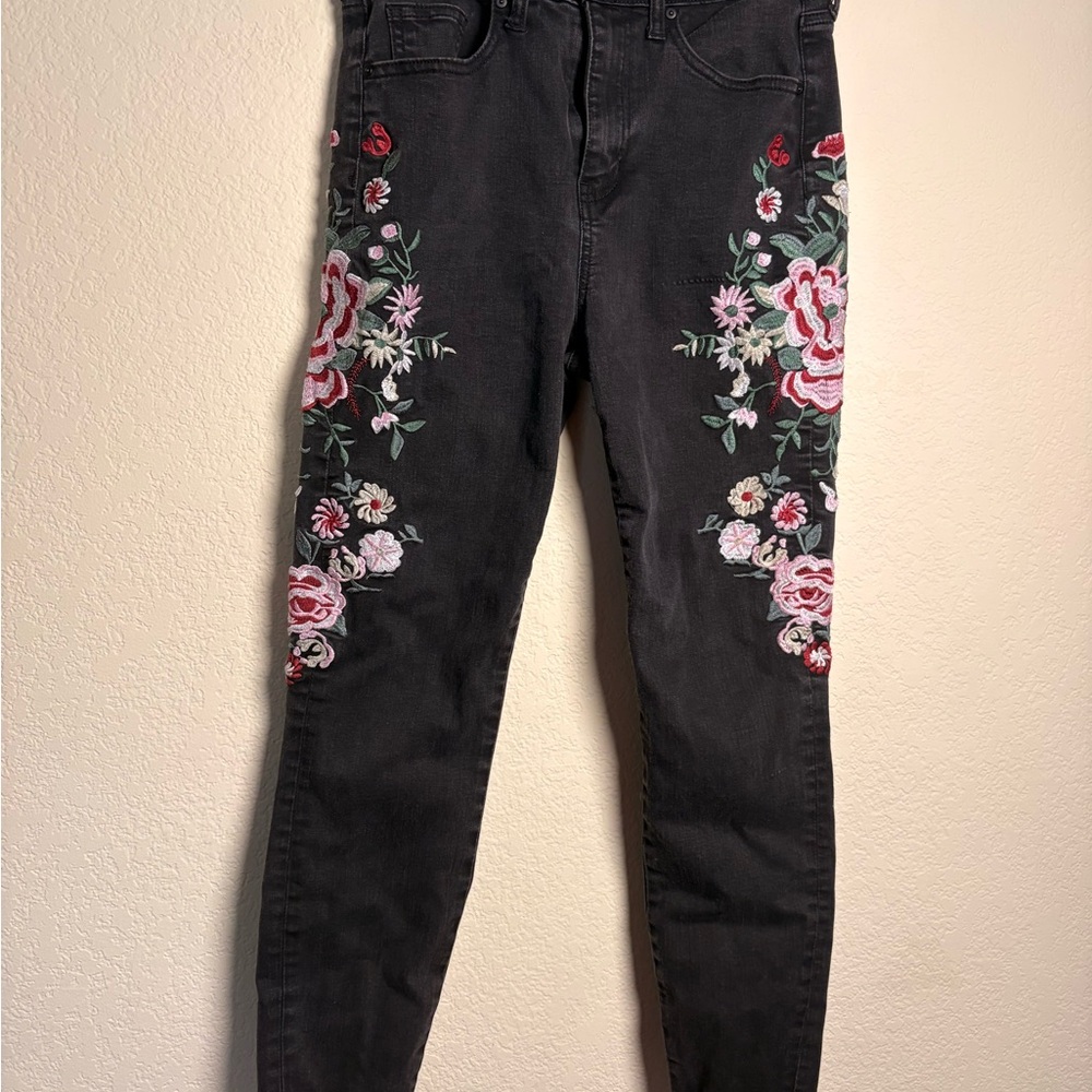 Forever 21 Black Floral Embroidered Skinny Jeans